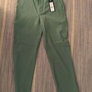 NWT vineyard vines breaker pant performance material boys 14